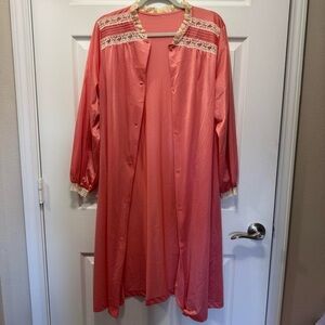 Vintage 1960’s Pink Dixie Belle nightgown with lace trim Size Large